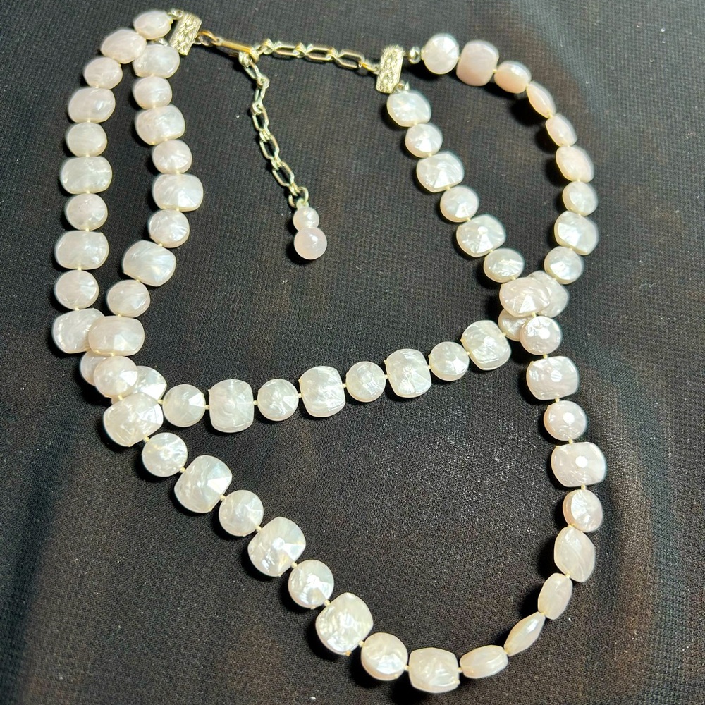 Vtg Mcm Beautiful Double Strand Pearly Beads Necklace. Unbranded